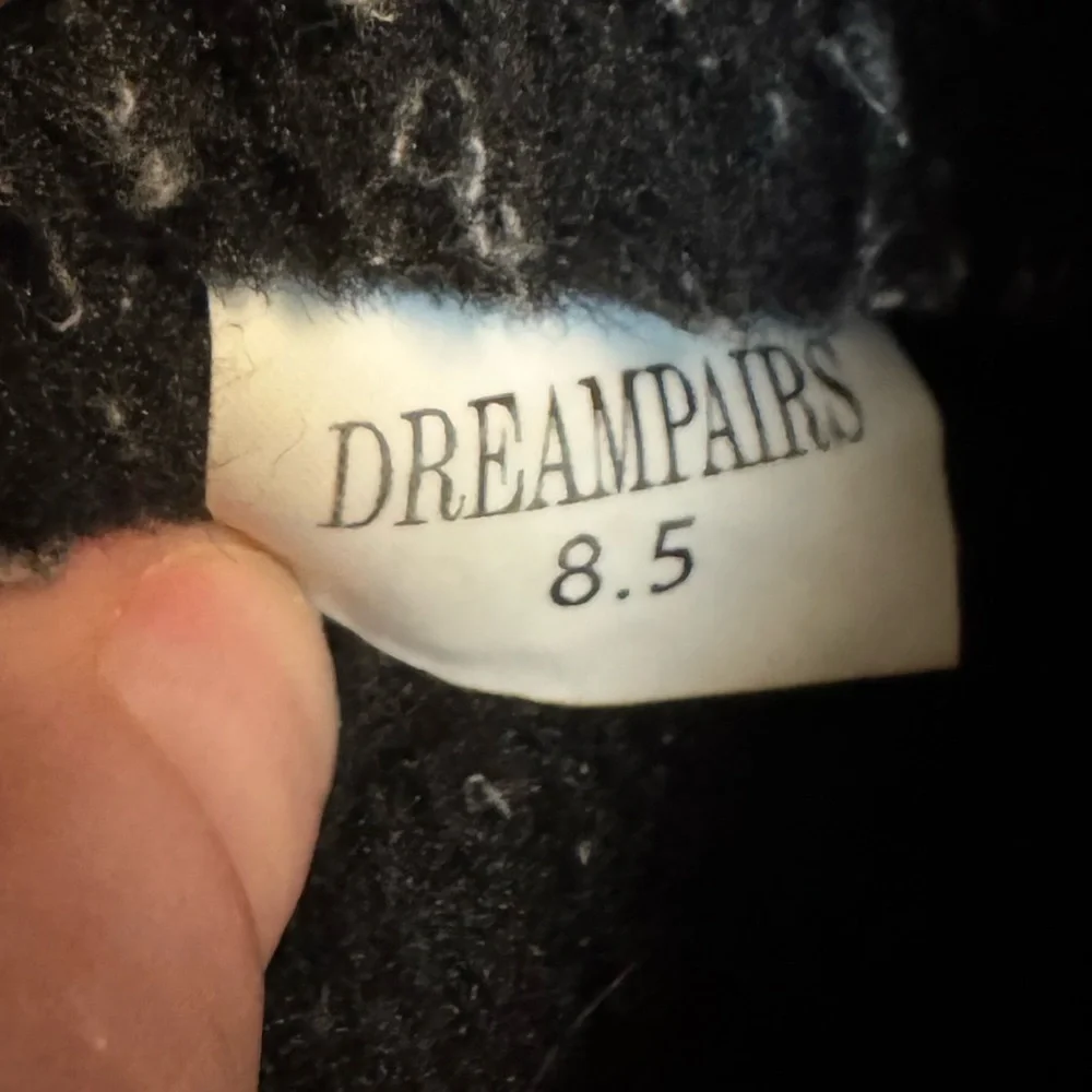 DREAM PAIRS Suede Women’s Classic Mini Platform Lined Boots Cozy Size 8.5 Black
